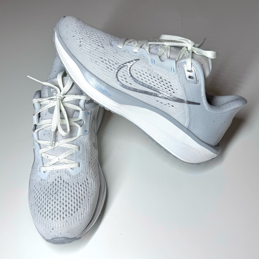 Nike Women's Sneakers - Light Gray and White
